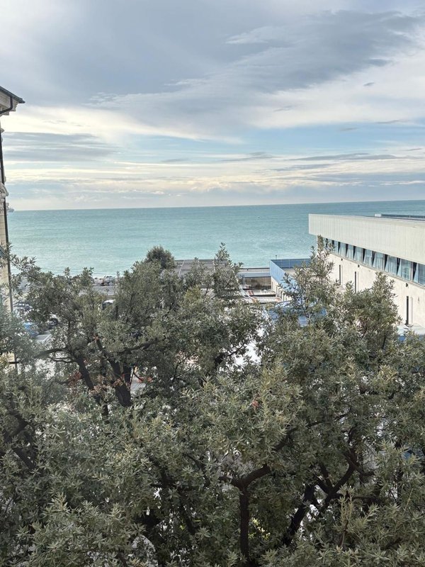 appartamento in vendita a Genova in zona Voltri