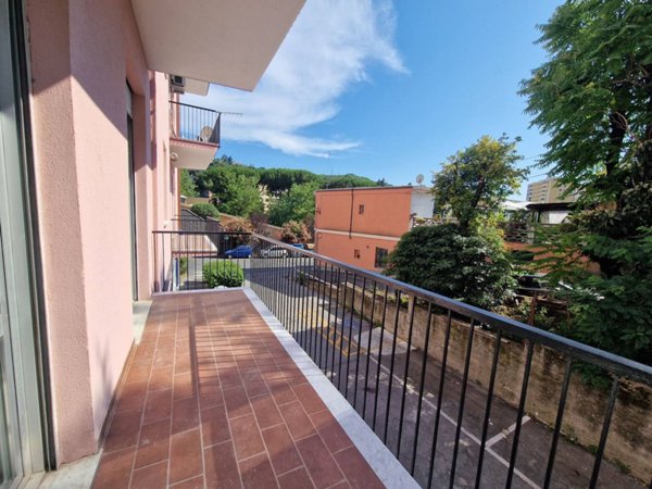 appartamento in vendita a Genova in zona Rivarolo