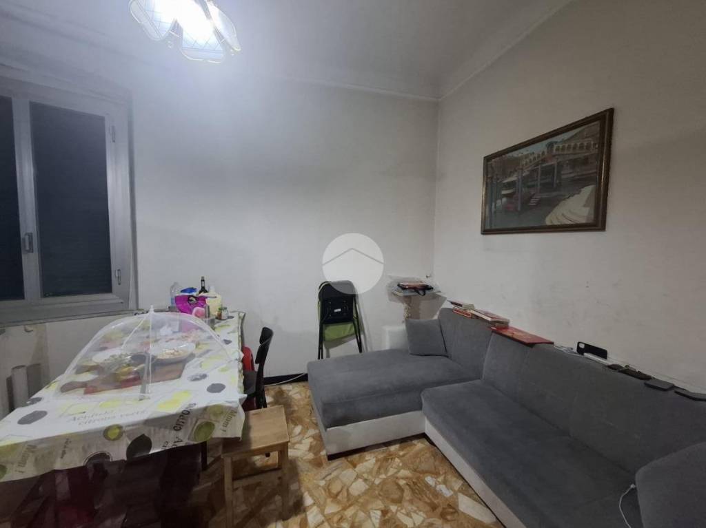 appartamento in vendita a Genova in zona Rivarolo