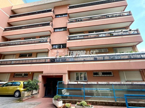 appartamento in vendita a Genova in zona Sestri Ponente
