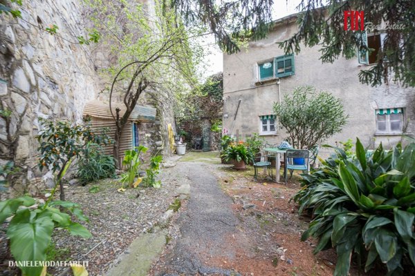 casa indipendente in vendita a Genova in zona Sturla