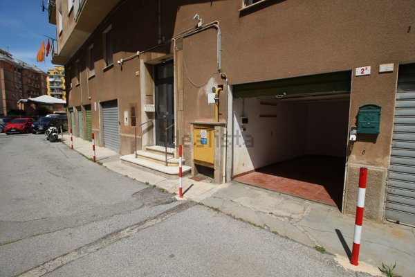 locale di sgombero in vendita a Genova in zona Palmaro / Pra'