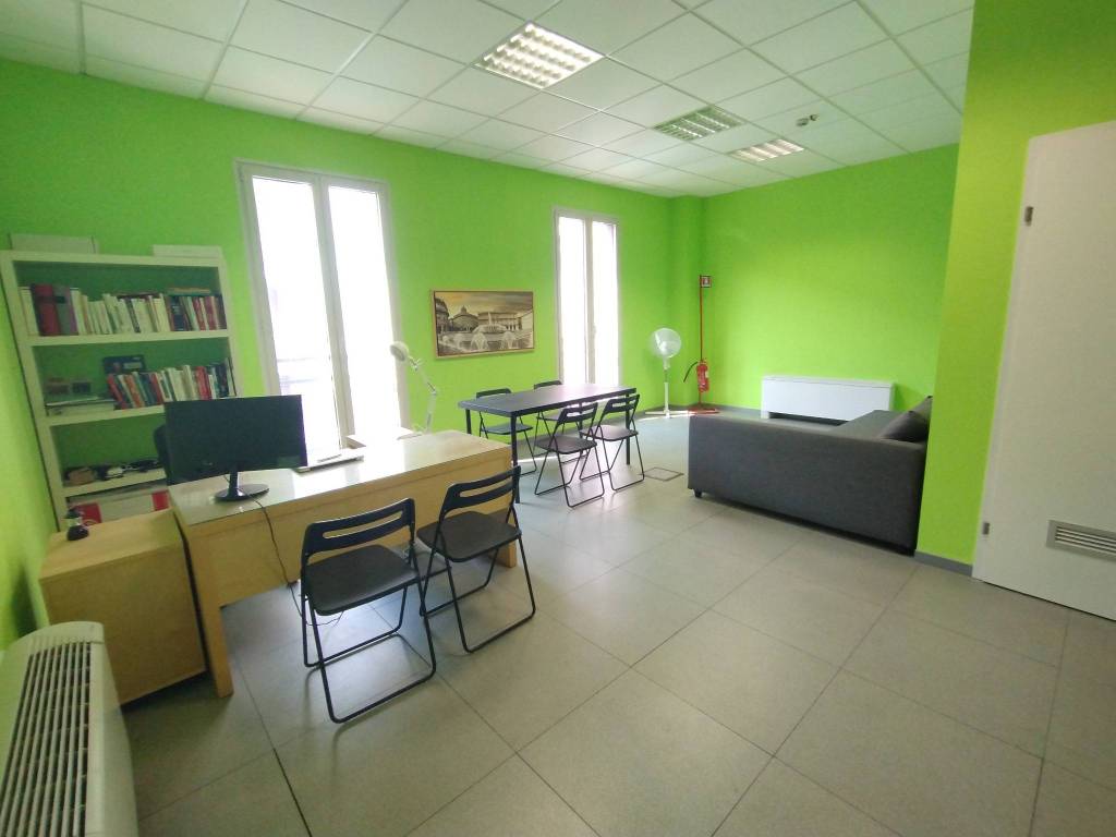 ufficio in vendita a Genova in zona Cornigliano