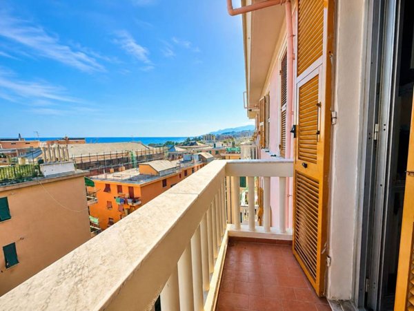 appartamento in vendita a Genova in zona Sestri Ponente