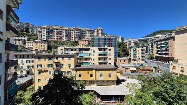 appartamento in vendita a Genova in zona Quezzi