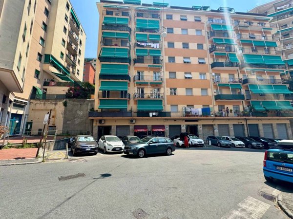 negozio in vendita a Genova in zona Marassi