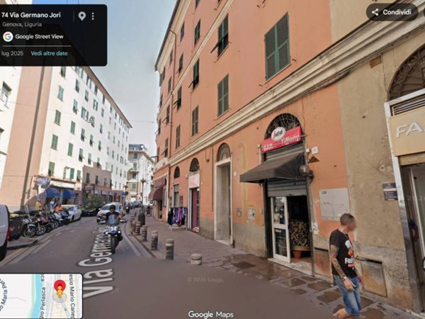 negozio in vendita a Genova in zona Rivarolo