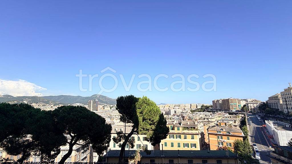 appartamento in vendita a Genova in zona Carignano