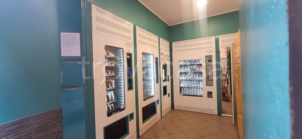 negozio in vendita a Genova in zona Certosa