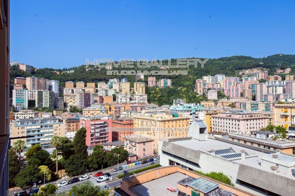 appartamento in vendita a Genova in zona Staglieno