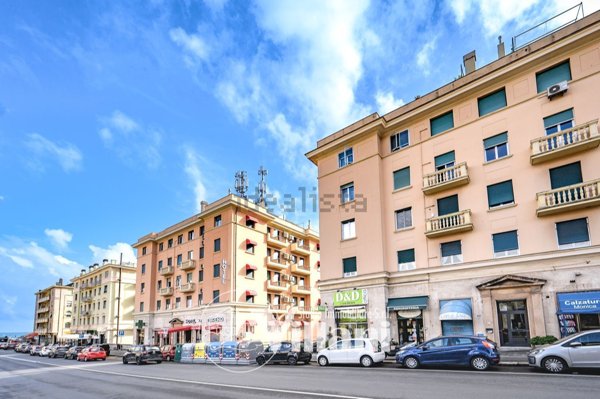 appartamento in vendita a Genova in zona Sturla
