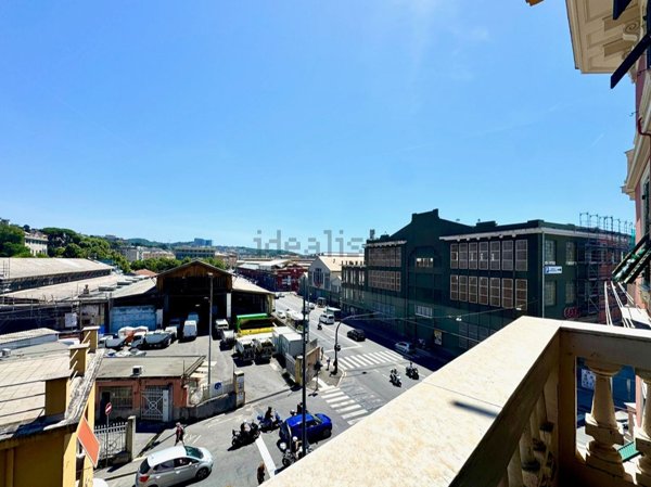 appartamento in vendita a Genova in zona Sestri Ponente