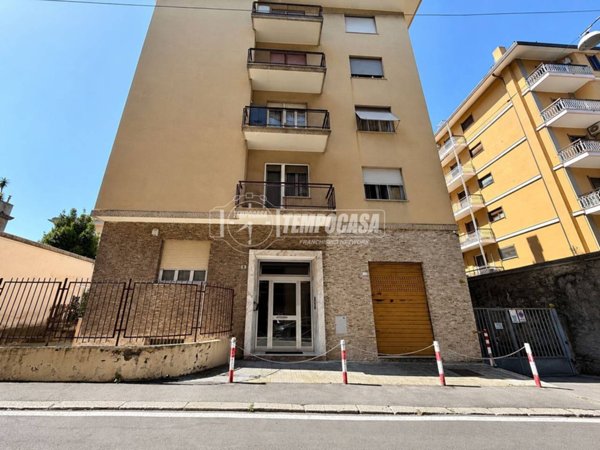 appartamento in vendita a Genova in zona Sestri Ponente