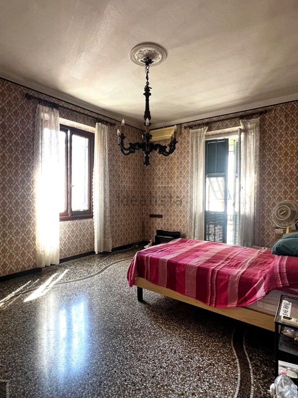 appartamento in vendita a Genova in zona Sturla
