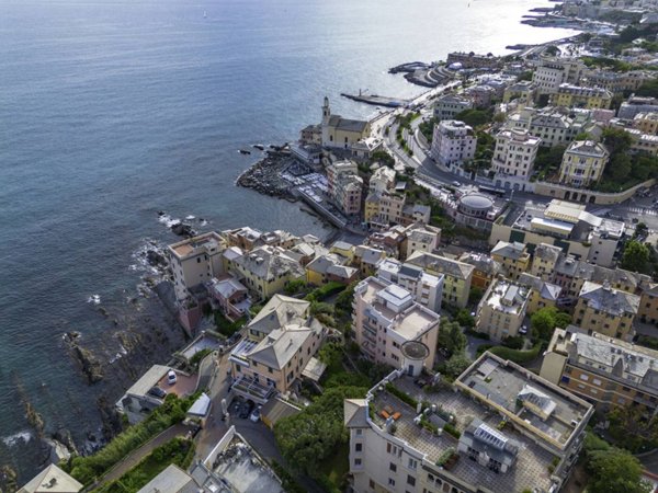 appartamento in vendita a Genova in zona Sturla