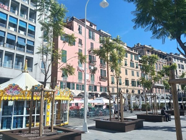 appartamento in vendita a Genova in zona Sottoripa / Maddalena / Molo