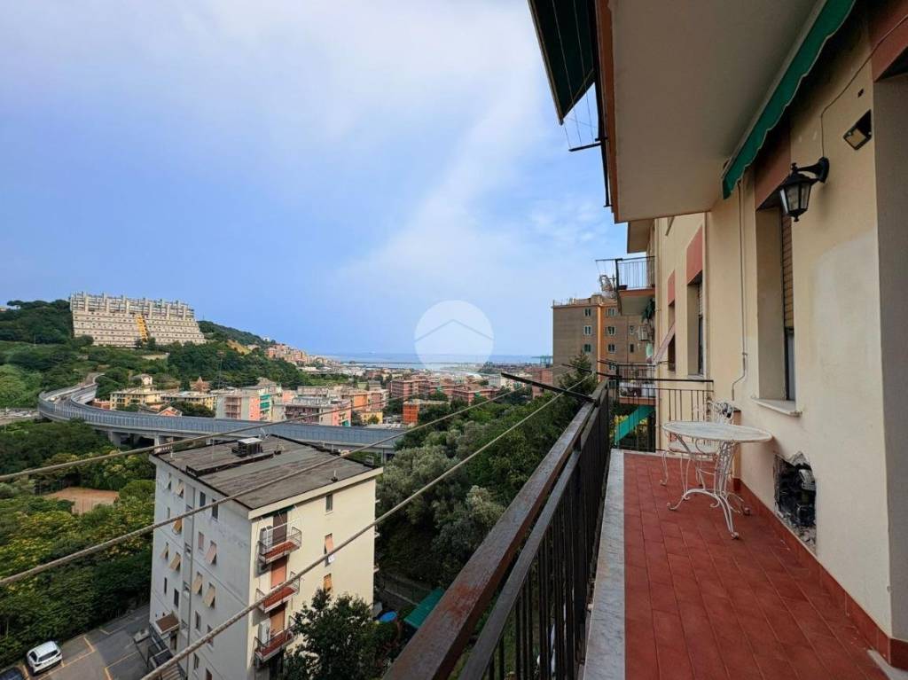 appartamento in vendita a Genova in zona Palmaro / Pra'