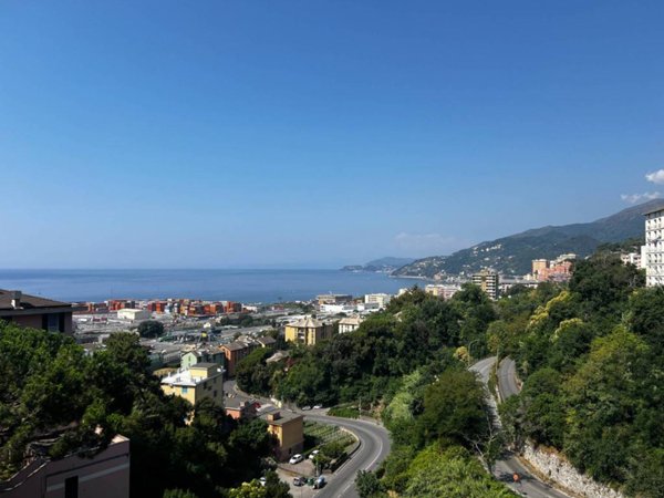appartamento in vendita a Genova in zona Palmaro / Pra'