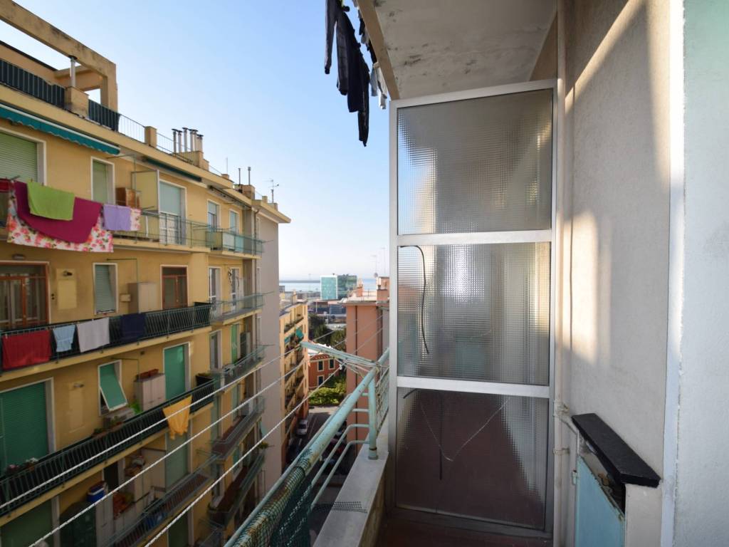 appartamento in vendita a Genova in zona Palmaro / Pra'