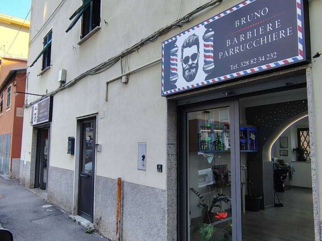 negozio in vendita a Genova in zona Sestri Ponente