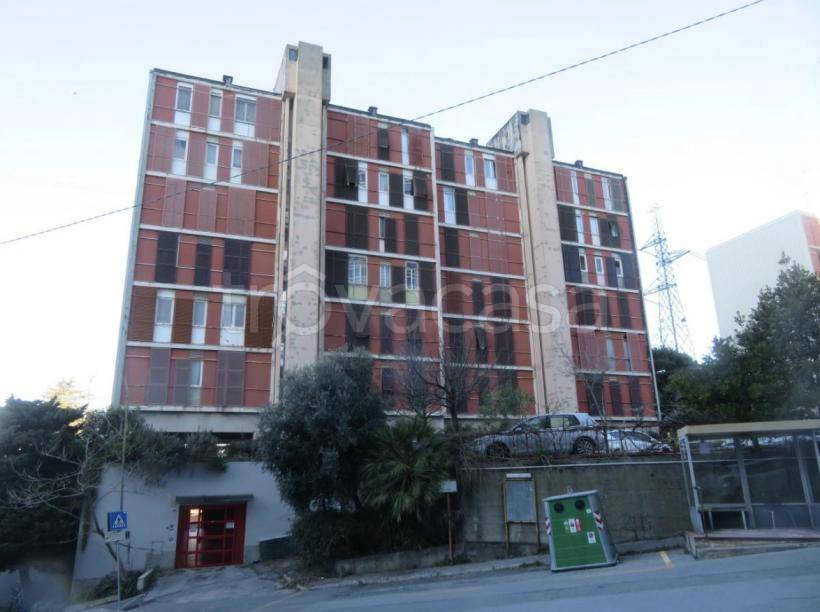appartamento in vendita a Genova in zona Sestri Ponente