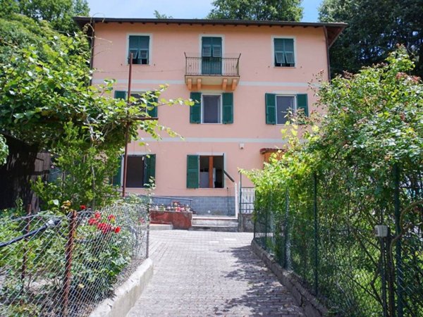 appartamento in vendita a Genova in zona Struppa
