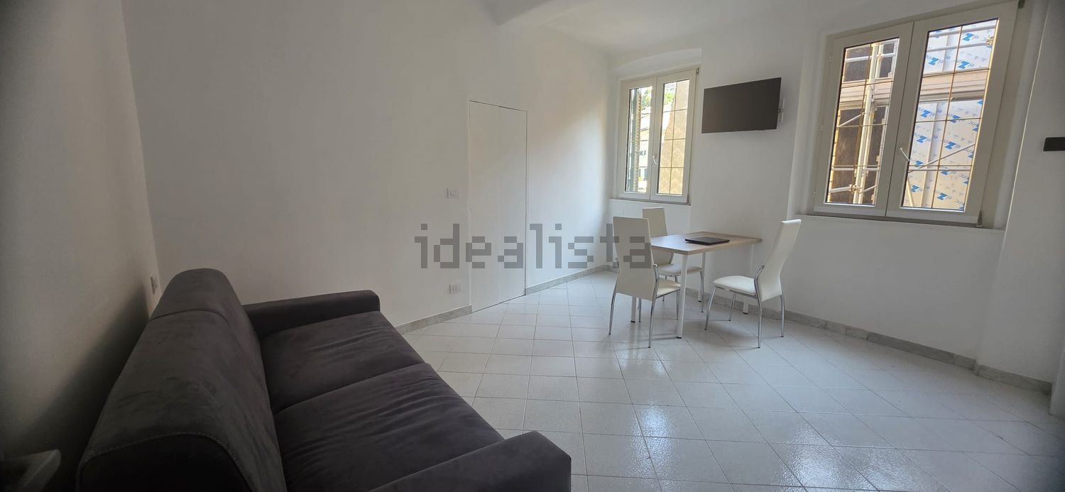 appartamento in vendita a Genova in zona Sottoripa / Maddalena / Molo