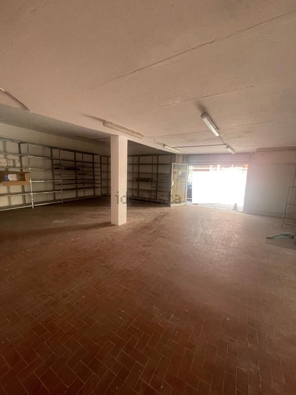 ufficio in vendita a Genova in zona Certosa