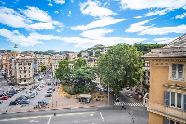 appartamento in vendita a Genova in zona Foce