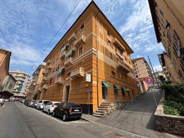 appartamento in vendita a Genova in zona Marassi