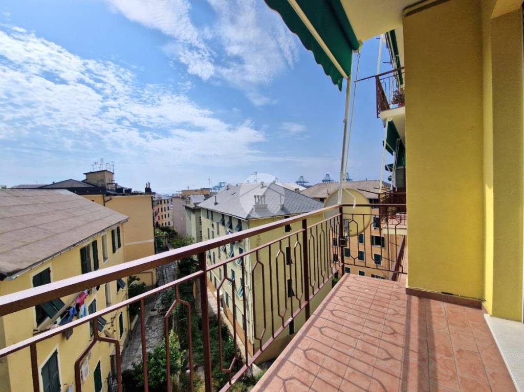 appartamento in vendita a Genova in zona Palmaro / Pra'
