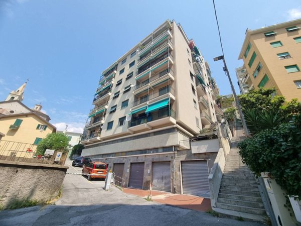 appartamento in vendita a Genova in zona Certosa