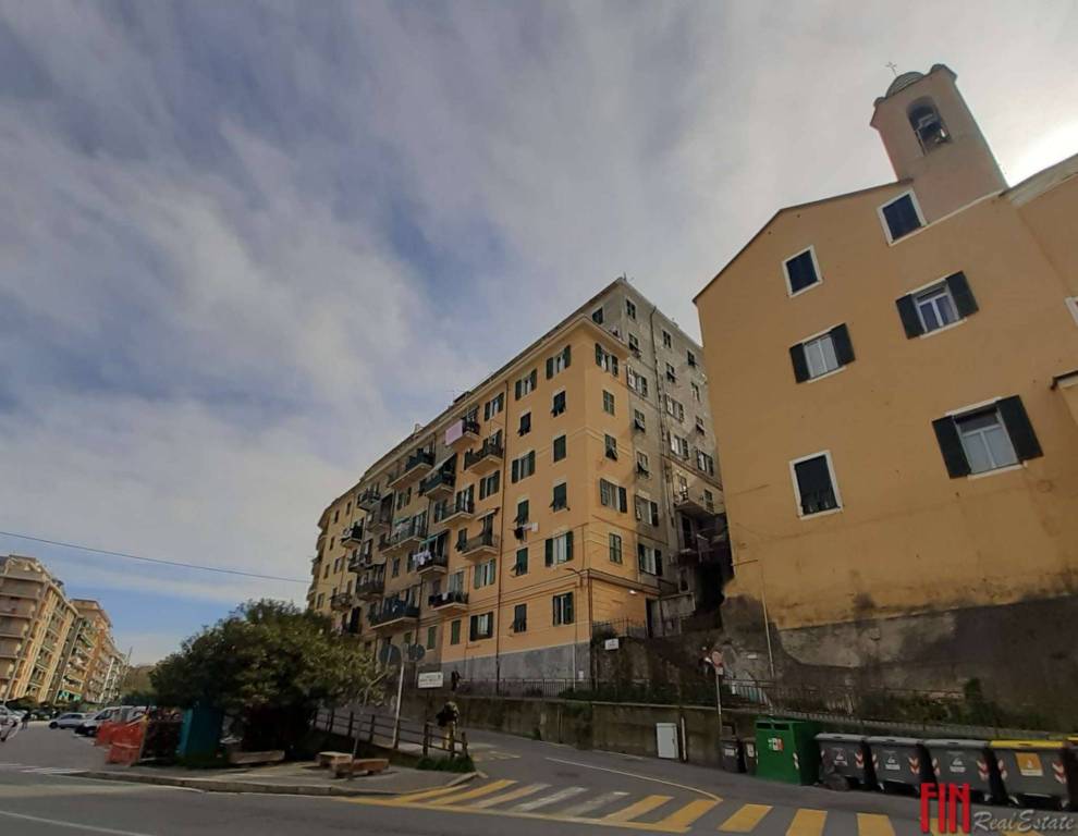 appartamento in vendita a Genova in zona Sestri Ponente