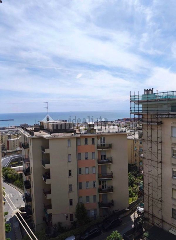 appartamento in vendita a Genova in zona Palmaro / Pra'