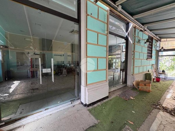 negozio in vendita a Genova in zona Sestri Ponente
