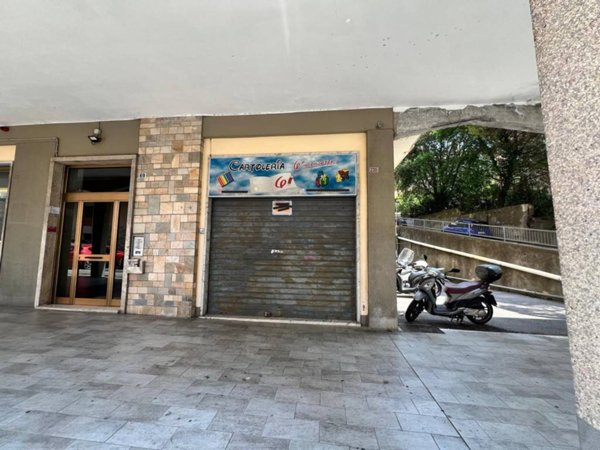 negozio in vendita a Genova in zona Marassi