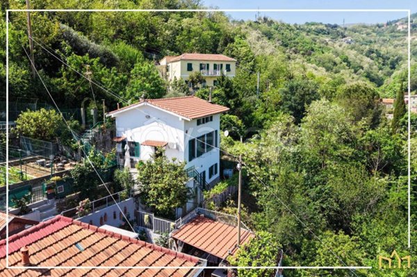 appartamento in vendita a Genova in zona Sestri Ponente