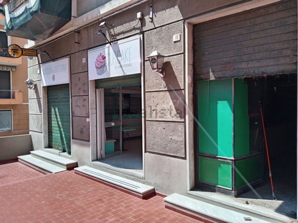 locale commerciale in vendita a Genova in zona Pegli