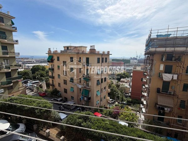 appartamento in vendita a Genova in zona Sestri Ponente