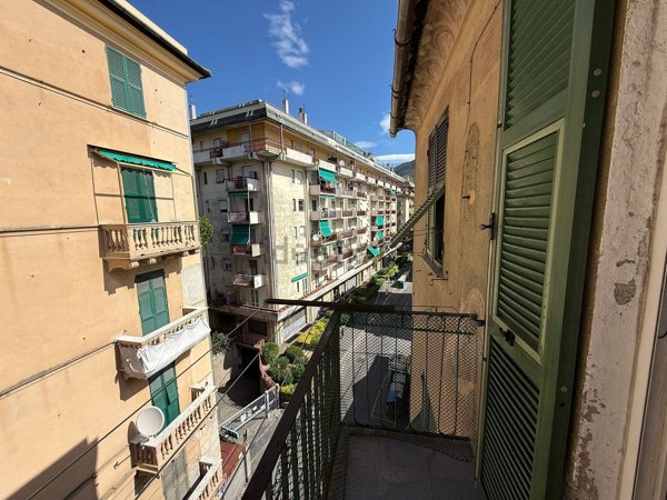 appartamento in vendita a Genova in zona Sestri Ponente