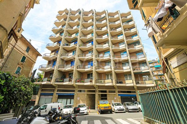 appartamento in vendita a Genova in zona Sestri Ponente