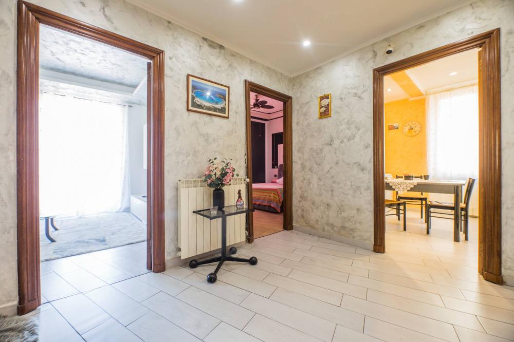 appartamento in vendita a Genova in zona Rivarolo