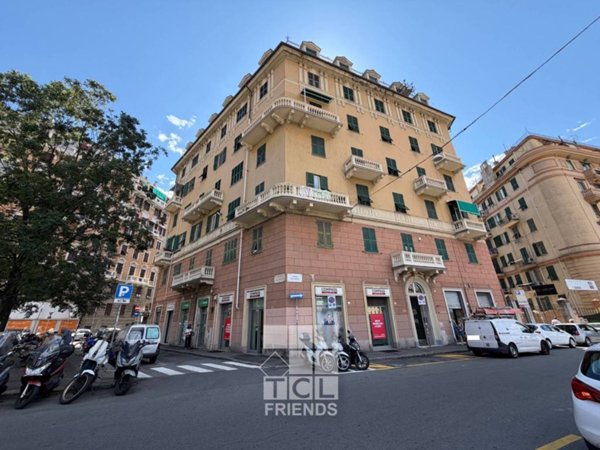 negozio in vendita a Genova in zona Marassi