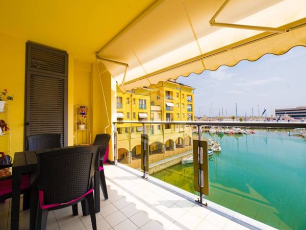 appartamento in vendita a Genova in zona Sestri Ponente