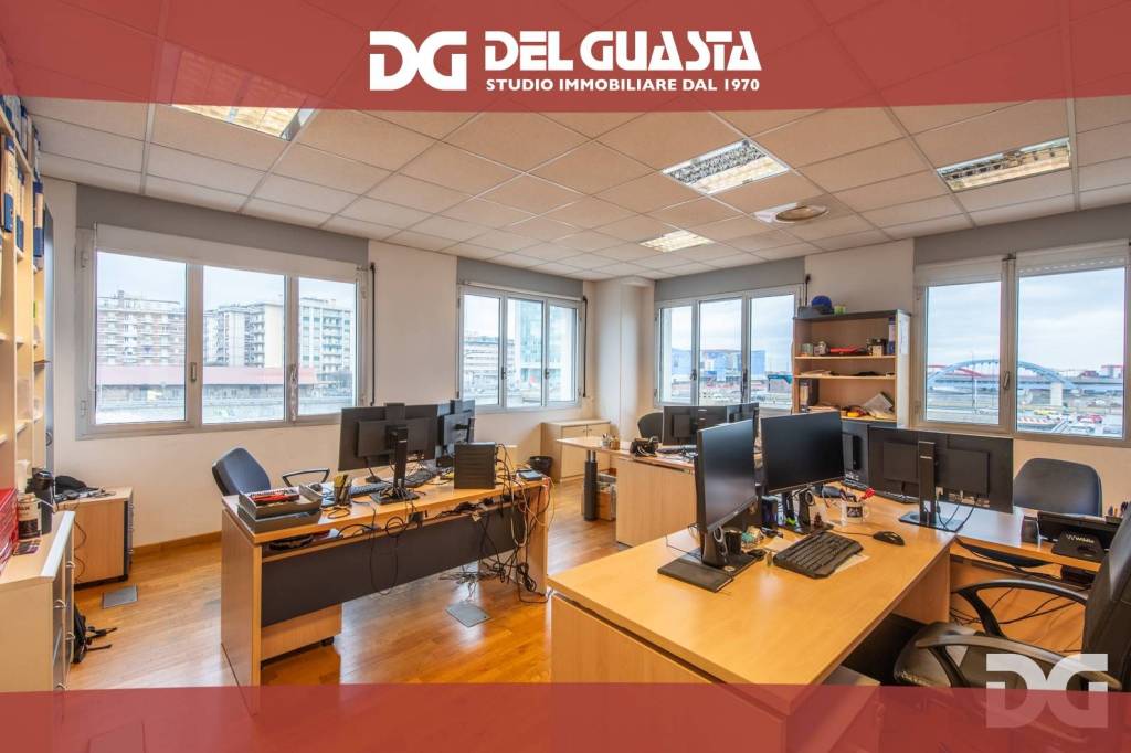 ufficio in vendita a Genova in zona Cornigliano
