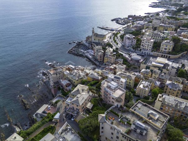 appartamento in vendita a Genova in zona Sturla