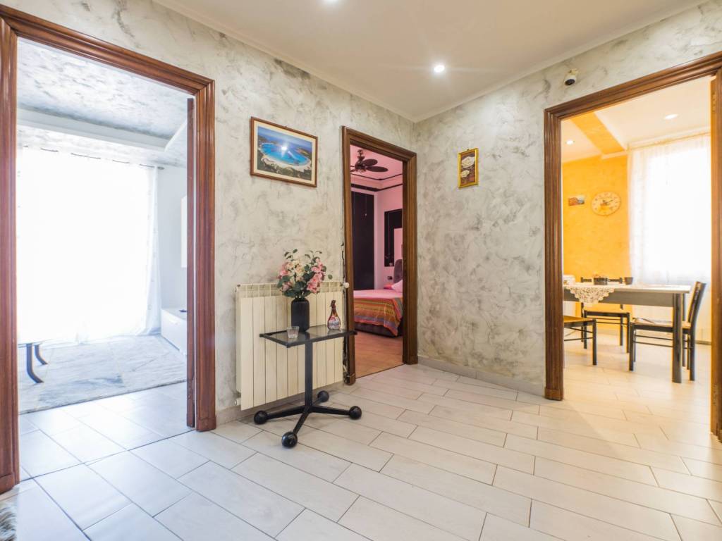 appartamento in vendita a Genova in zona Rivarolo