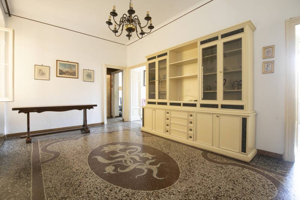 appartamento in vendita a Genova in zona Foce