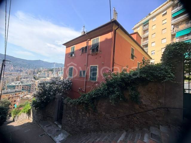 appartamento in vendita a Genova in zona Marassi