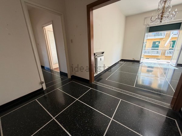 appartamento in vendita a Genova in zona Sturla